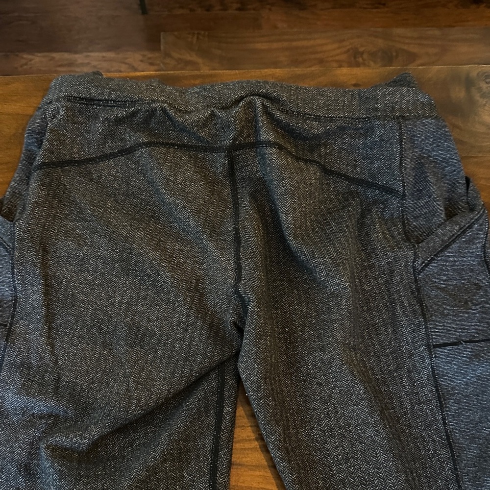 Lululemon Scuba Joggers - Picture 6 of 7